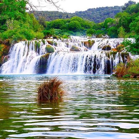 Matanovi Dvori-Krka National Park Hotel Lozovac Kültér fotó